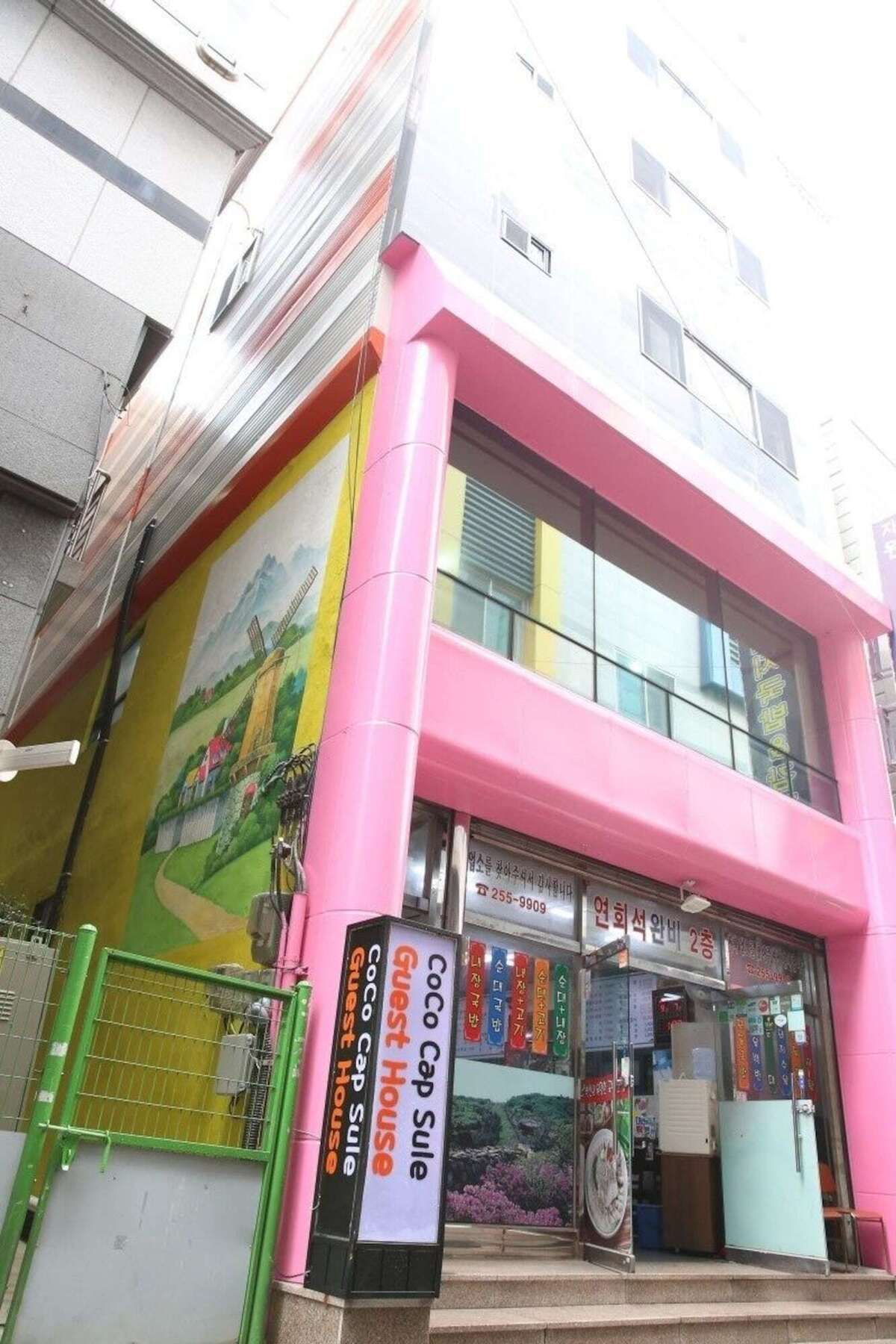 Coco Capsule Guesthouse Busan Exteriör bild